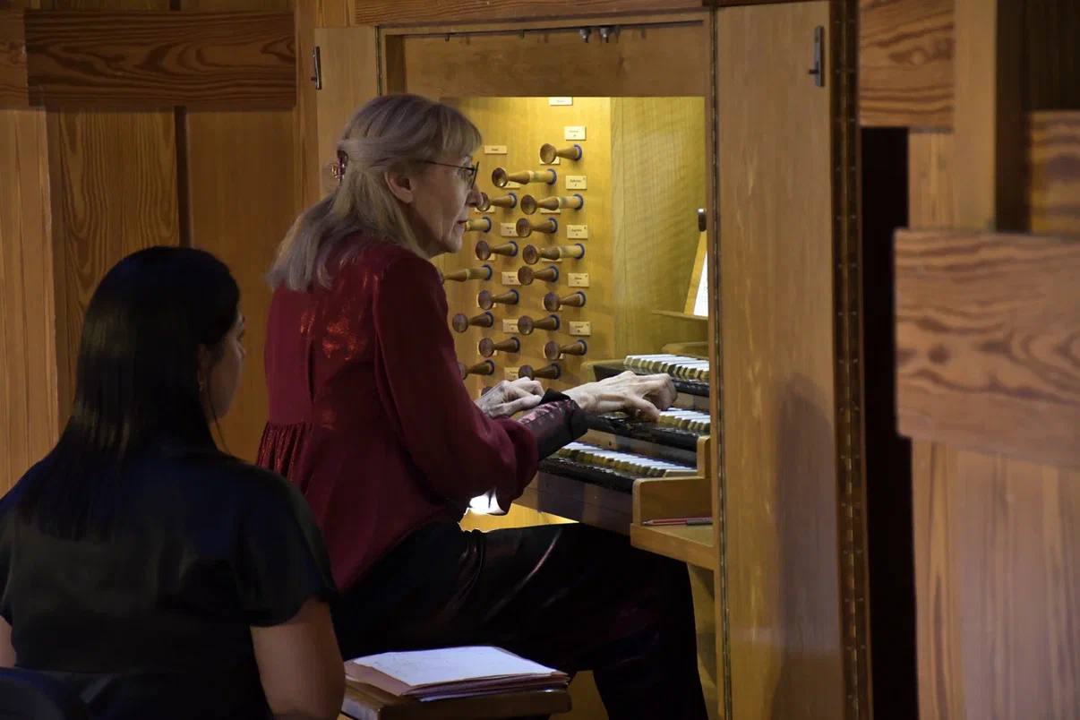 Орган и гобой: музыкальное путешествие по Италии в Луганской филармонии Орган и гобой: музыкальное путешествие по Италии в Луганской филармонии