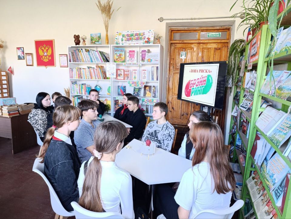 В рамках празднования Международного дня отказа от курения, в Доме культуры пгт Михайловка совместно с библиотекой - филиалом №10 состоялся увлекательный брейн-ринг под названием "Зона риска" В рамках празднования Международного дня отказа от курения, в Доме культуры пгт Михайловка совместно с библиотекой - филиалом №10 состоялся увлекательный брейн-ринг под названием "Зона риска"