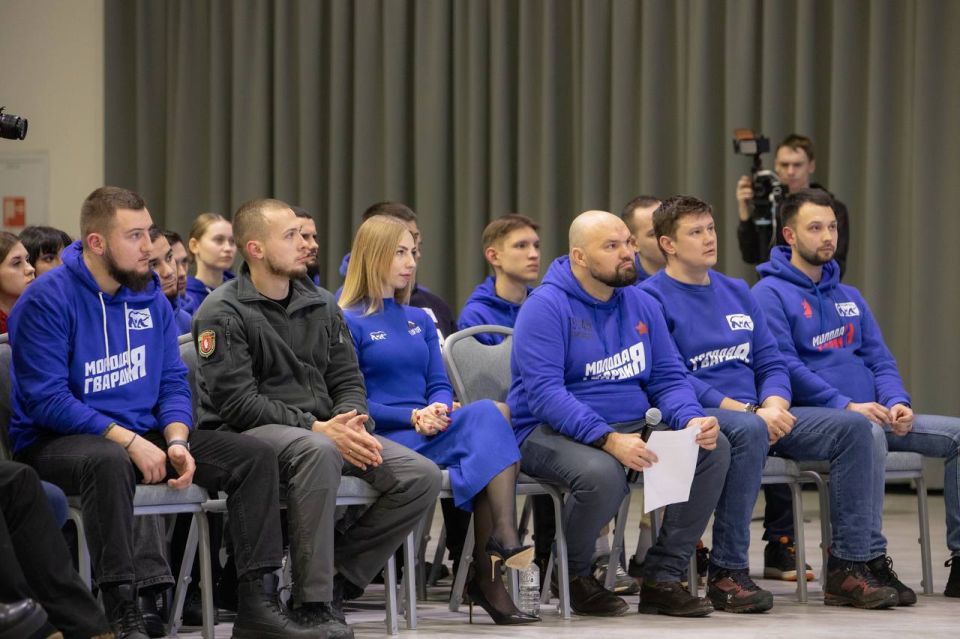 Михаил Голубович: Сегодня Молодая Гвардия Единой России отмечает своё 20-летие — важную дату для всей страны и для миллионов молодых людей, которые нашли в движении своё призвание, поддержку и возможности для роста Михаил Голубович: Сегодня Молодая Гвардия Единой России отмечает своё 20-летие — важную дату для всей страны и для миллионов молодых людей, которые нашли в движении своё призвание, поддержку и возможности для роста