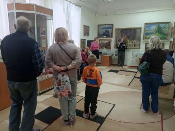 Сегодня, несмотря на воскресенье, в Стахановском историко-художественном музее было многолюдно