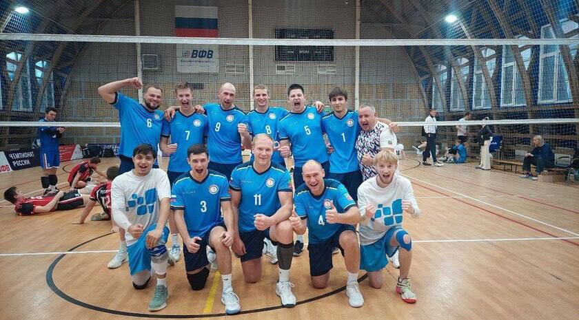 Волейбольная команда «Звезда» из ЛНР одержала очередную победу на Чемпионате РФ, обыграв 3:1 сборную Запорожской области, сообщает Запорожское агентство новостей