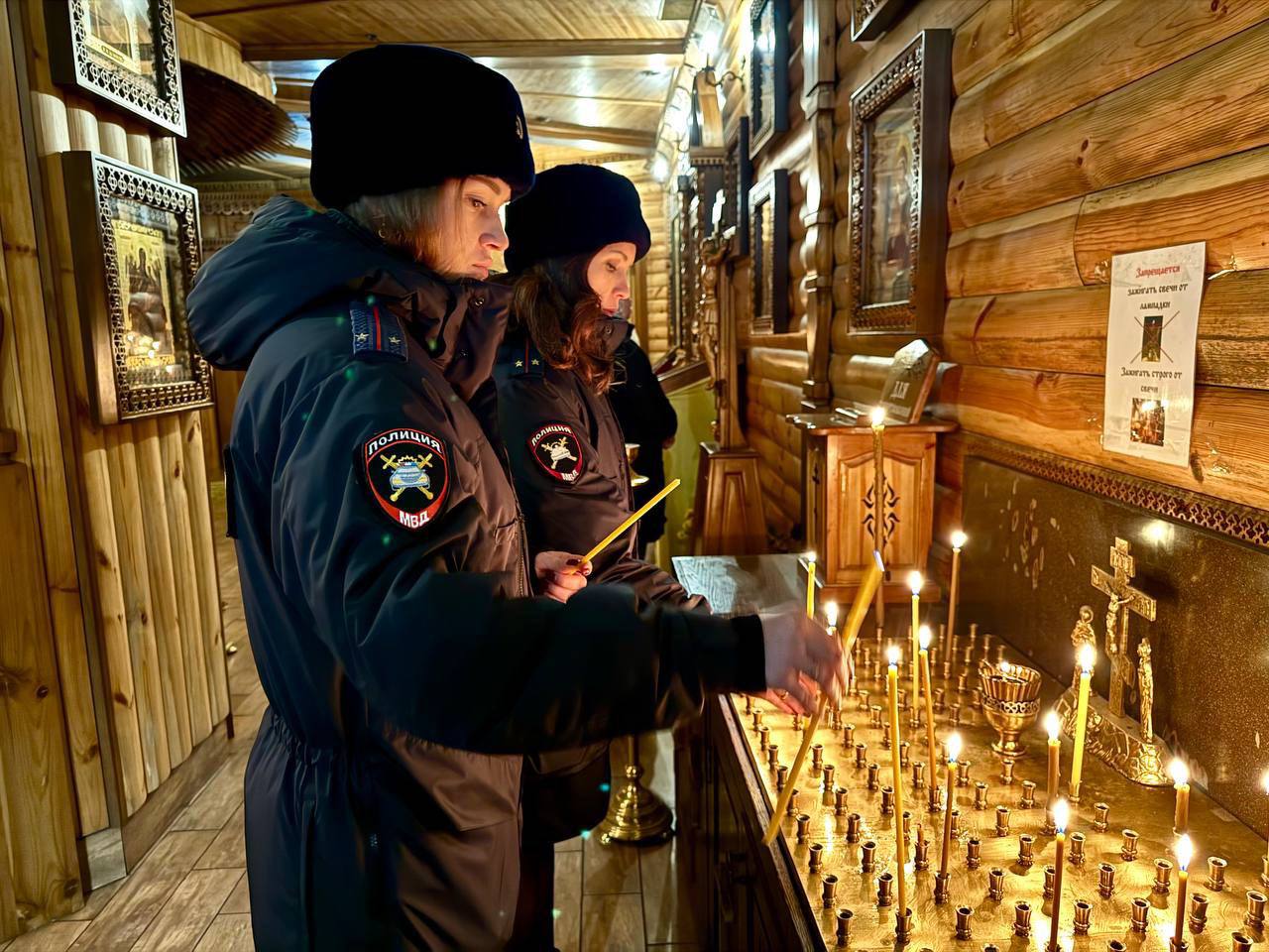 111В Луганске дорожные полицейские провели мероприятие, приуроченное к Всемирному дню памяти жертв ДТП 111В Луганске дорожные полицейские провели мероприятие, приуроченное к Всемирному дню памяти жертв ДТП