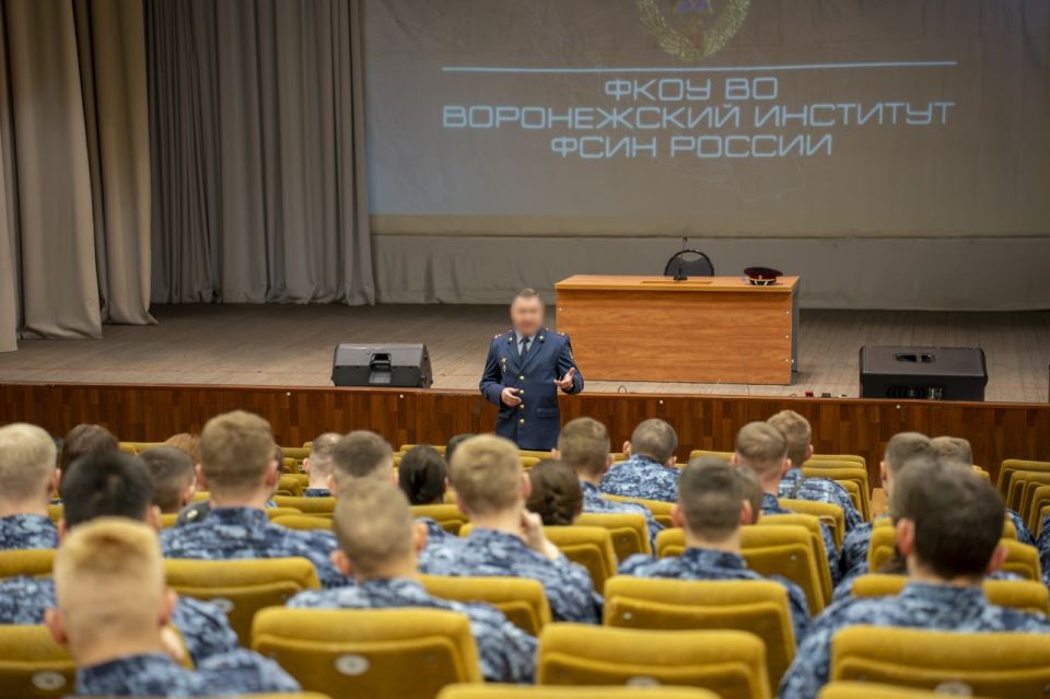 Заместитель начальника Управления регионального УФСИН посетил с рабочим визитом Воронежский институт ФСИН России