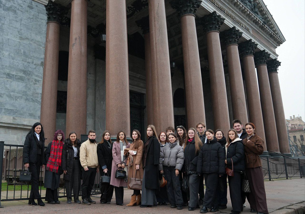 При содействии Дениса Мирошниченко студенты ЛГАКИ посетили Санкт-Петербург При содействии Дениса Мирошниченко студенты ЛГАКИ посетили Санкт-Петербург