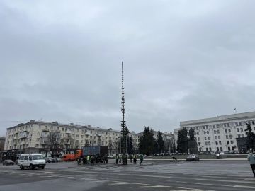 В Луганске ограничили движение транспорта по Театральной площади