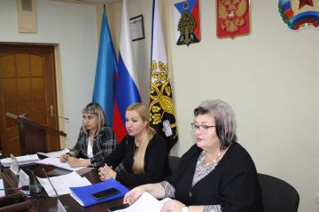 Сегодня под председательством заместителя Главы Администрации городского округа город Ровеньки Кравченко Елены Валериевны состоялось внеочередное открытое заседание городской комиссии по делам несовершеннолетних и защите их...