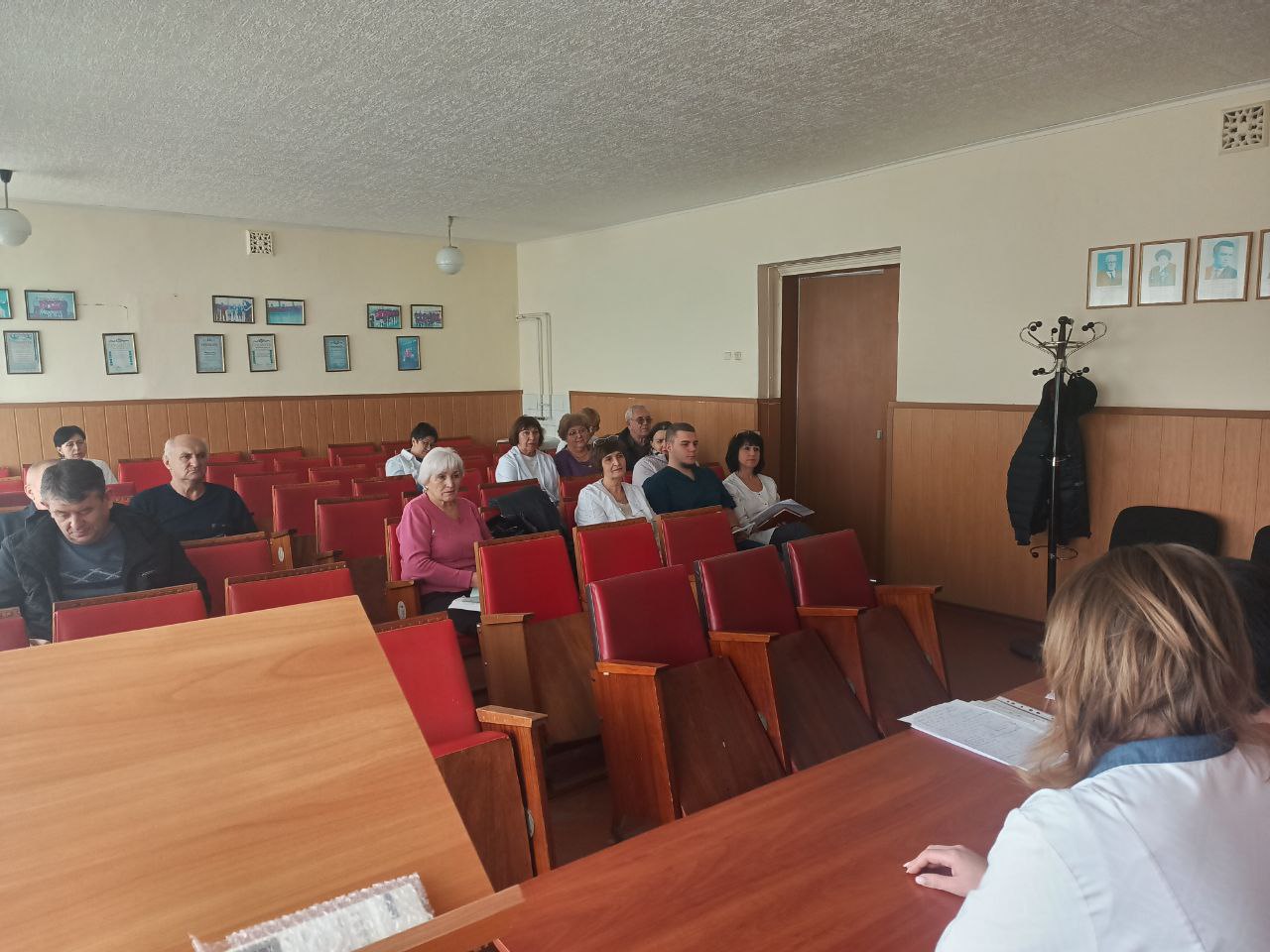 В Государственном бюджетном учреждении здравоохранения «Ровеньковская центральная городская многопрофильная больница» Луганской Народной Республики проведено рабочее совещание по итогам посещения учреждения заместителем... В Государственном бюджетном учреждении здравоохранения «Ровеньковская центральная городская многопрофильная больница» Луганской Народной Республики проведено рабочее совещание по итогам посещения учреждения заместителем...