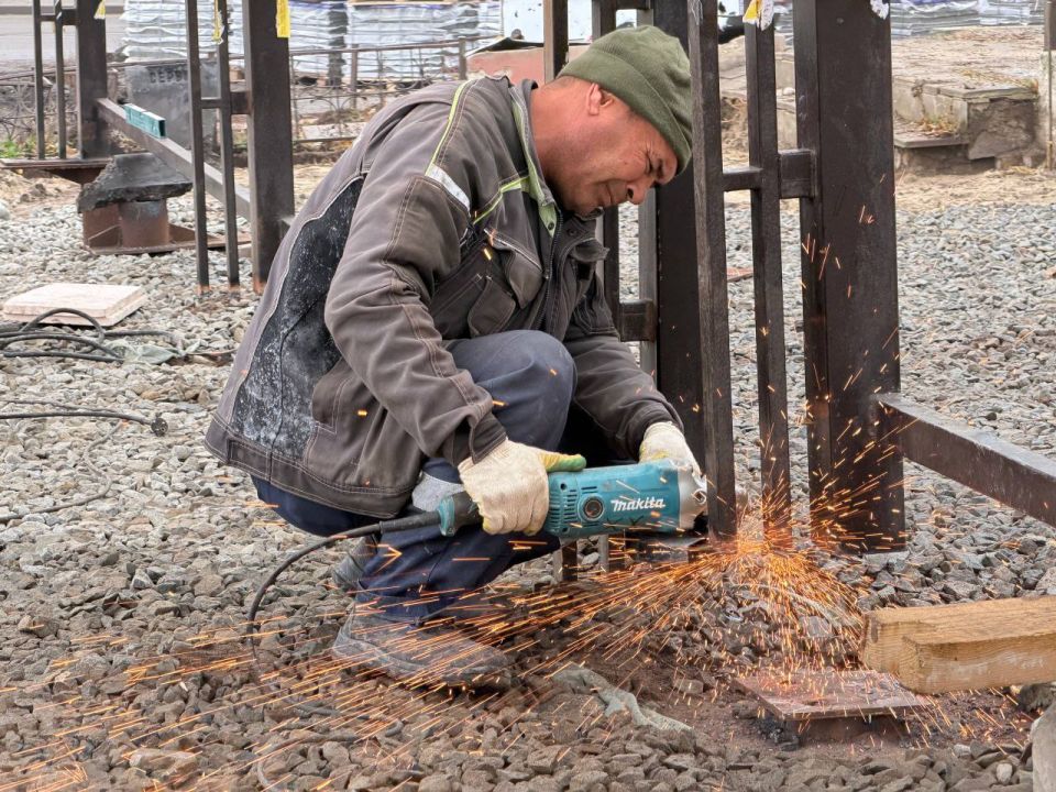Сергей Колягин: Продолжаем работы по благоустройству территории «Манежа» в городе Первомайске Сергей Колягин: Продолжаем работы по благоустройству территории «Манежа» в городе Первомайске