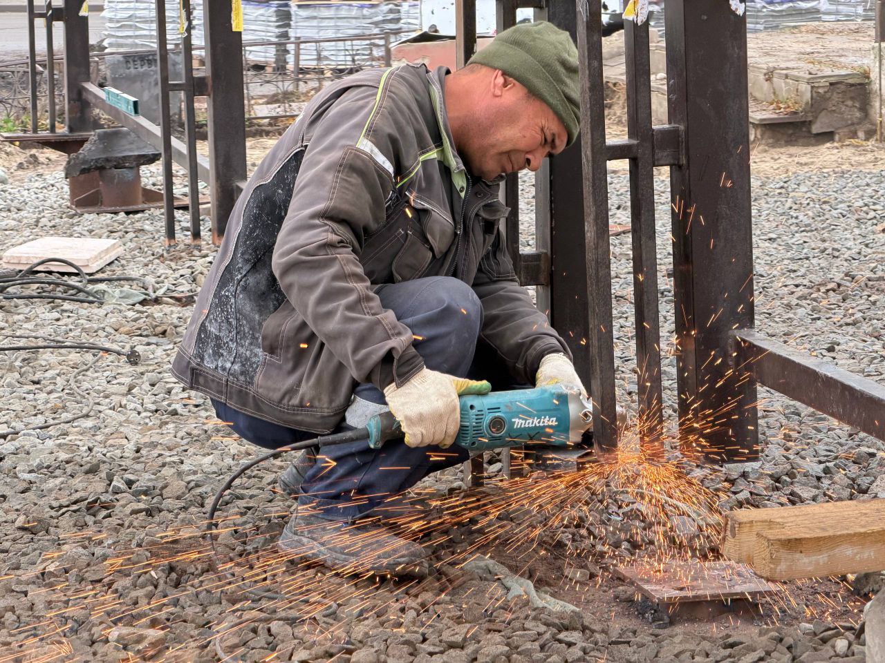 Сергей Колягин: Продолжаем работы по благоустройству территории «Манежа» в городе Первомайске Сергей Колягин: Продолжаем работы по благоустройству территории «Манежа» в городе Первомайске