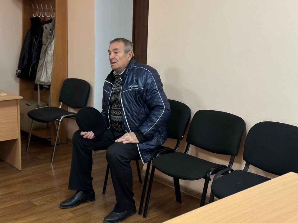Глава городского округа Ровеньки Андрей Рубанцов провёл личный приём граждан Глава городского округа Ровеньки Андрей Рубанцов провёл личный приём граждан