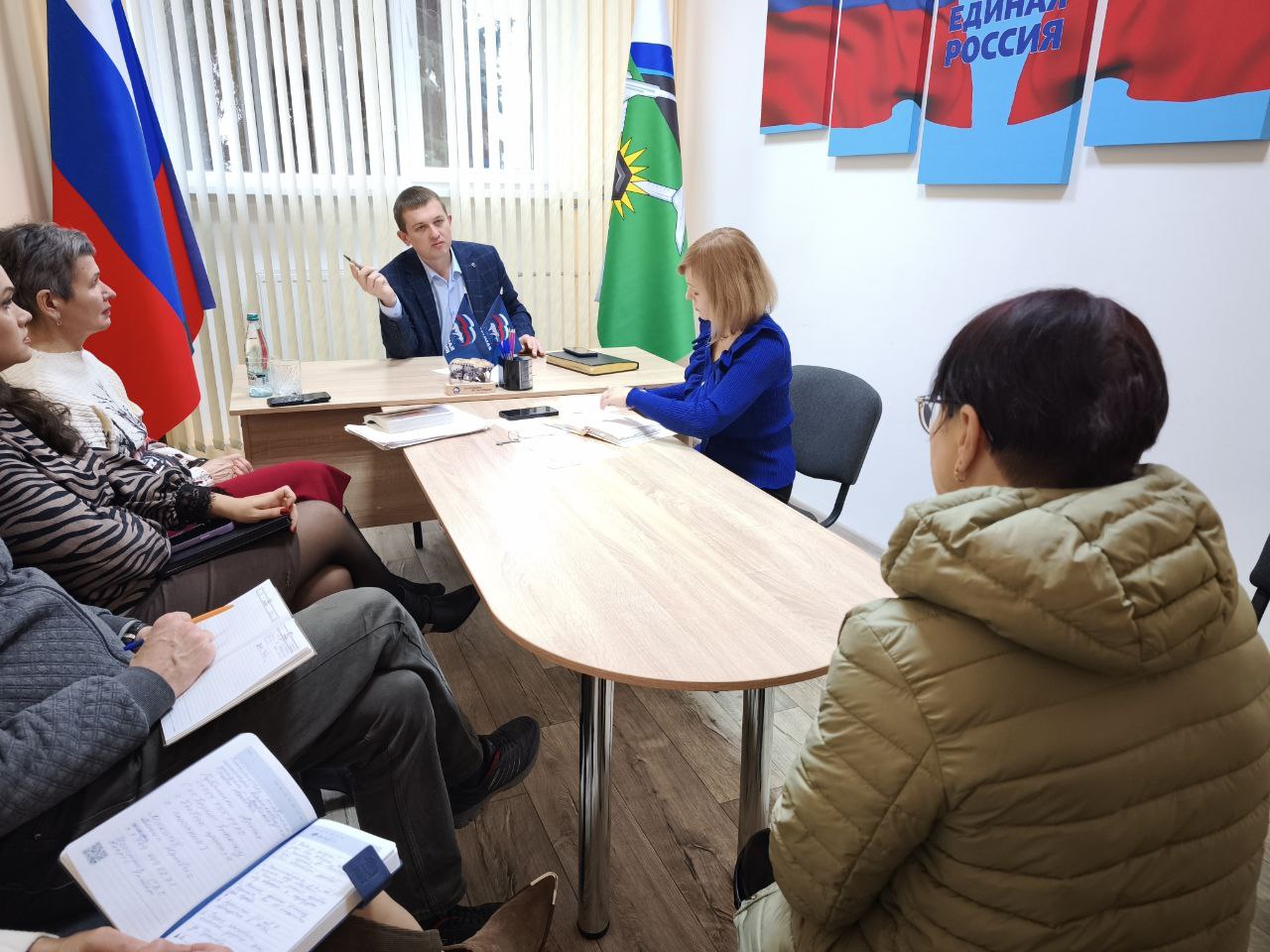 Евгений Морозов: Рабочую неделю начал с личного приема граждан Евгений Морозов: Рабочую неделю начал с личного приема граждан