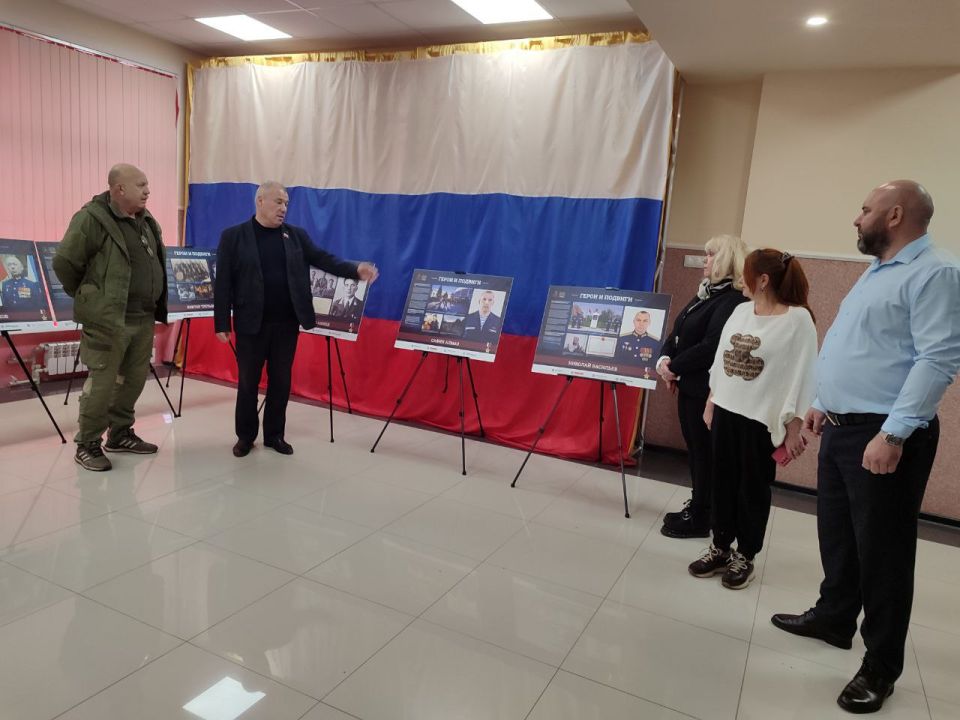 Вячеслав Третьяков: В Кременском МО состоялась выставка под названием "Герои и подвиги: наши земляки - Герои России" Вячеслав Третьяков: В Кременском МО состоялась выставка под названием "Герои и подвиги: наши земляки - Герои России"