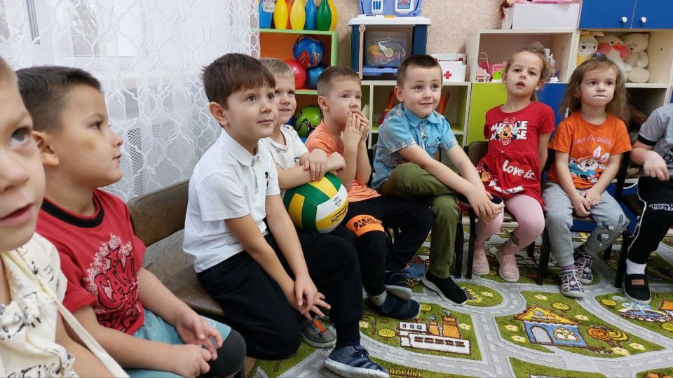 В ГБДОУ ЛНР «Беловодский ясли-сад №3 «Родничок» проводится работа по приобщению детей к семейным традициям, направленная на формирование у дошкольников представлений об обычаях, порядках, правилах поведения, принятых в семье... В ГБДОУ ЛНР «Беловодский ясли-сад №3 «Родничок» проводится работа по приобщению детей к семейным традициям, направленная на формирование у дошкольников представлений об обычаях, порядках, правилах поведения, принятых в семье...