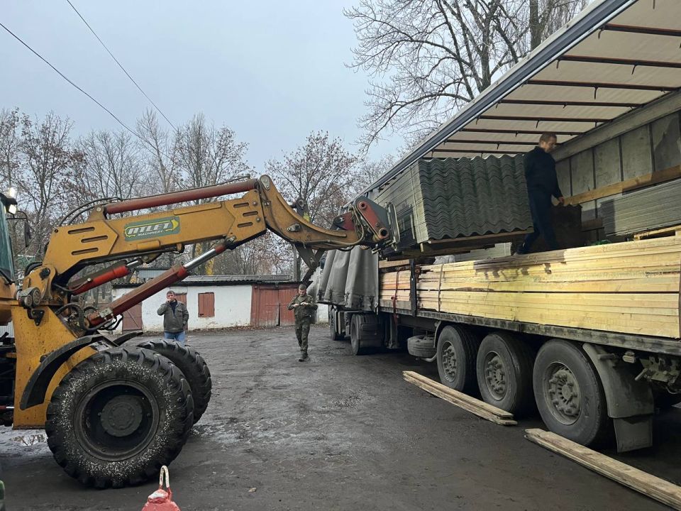 В Меловский муниципальный округ поступила партия строительных материалов из Костромской области В Меловский муниципальный округ поступила партия строительных материалов из Костромской области