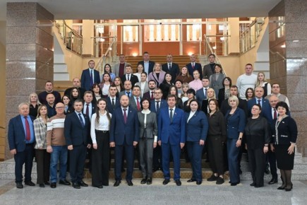 Депутаты Народного Совета и сотрудники Аппарата изучили лучшие практики коллег из Республики Татарстан