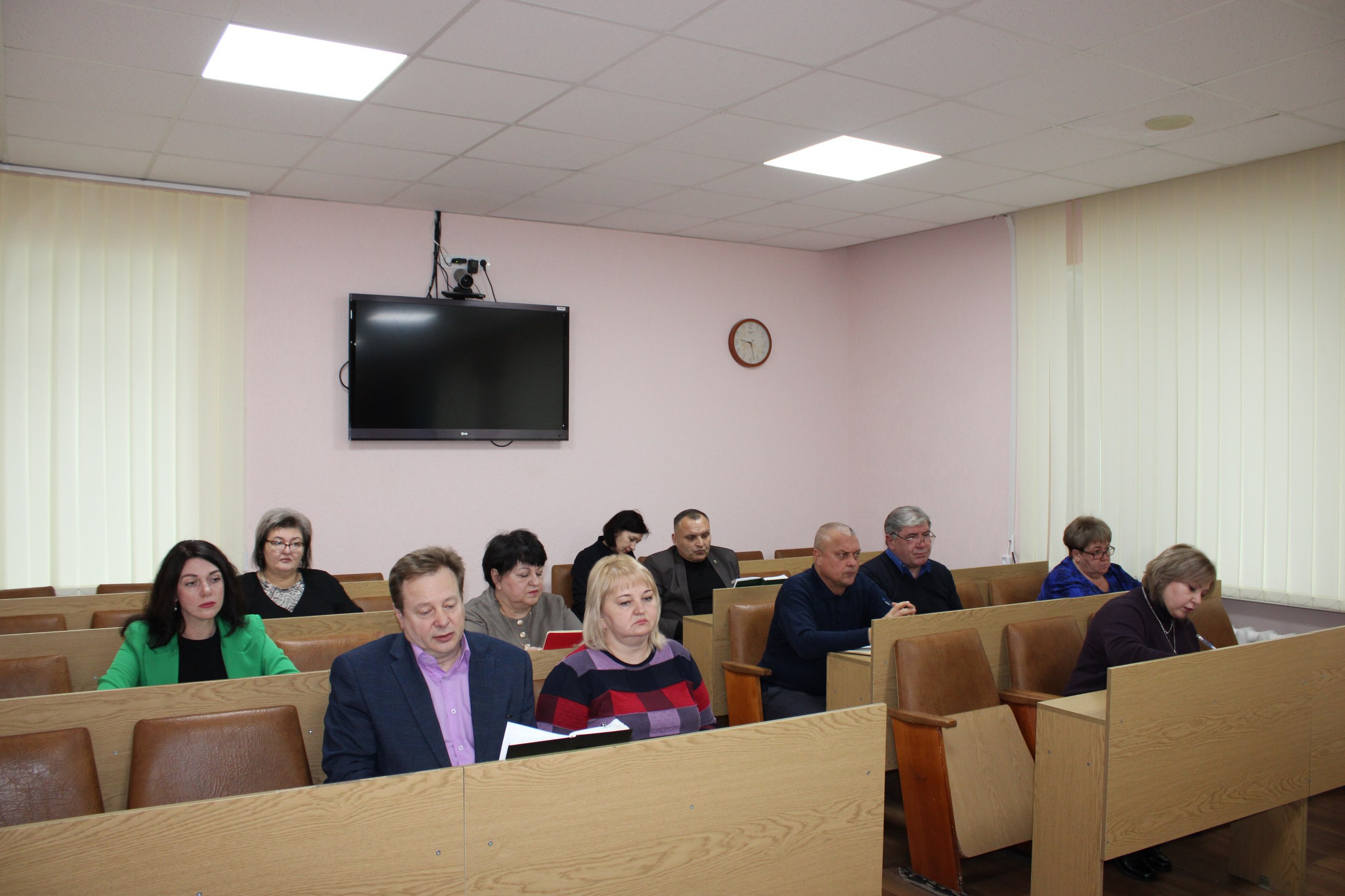 Сегодня Глава городского округа город Ровеньки Андрей Рубанцов провел плановое рабочее совещание с руководителями управлений администрации и структурных подразделений