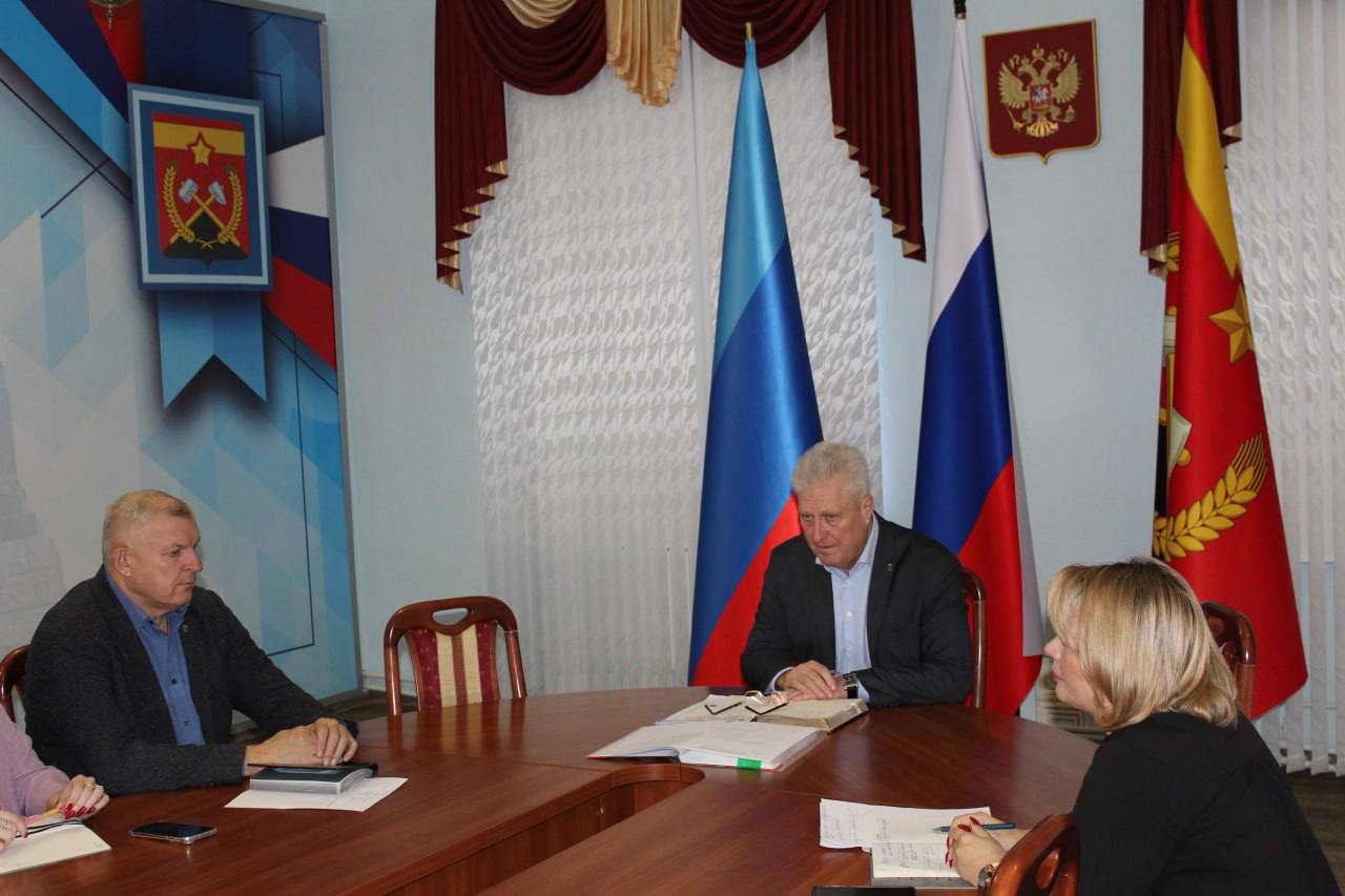 Сергей Козенко: Провел расширенное аппаратное совещание с руководителями структурных подразделений Администрации, начальниками отделов и управления, ответственных за жизнедеятельность населенных пунктов округа Сергей Козенко: Провел расширенное аппаратное совещание с руководителями структурных подразделений Администрации, начальниками отделов и управления, ответственных за жизнедеятельность населенных пунктов округа