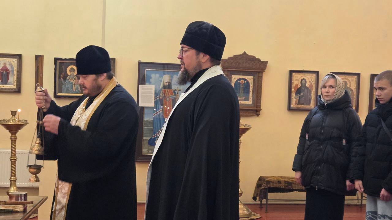 В Брянке сотрудники Госавтоинспекции приняли участие в литии, посвященной Всемирному дню памяти жертв дорожно-транспортных происшествий В Брянке сотрудники Госавтоинспекции приняли участие в литии, посвященной Всемирному дню памяти жертв дорожно-транспортных происшествий