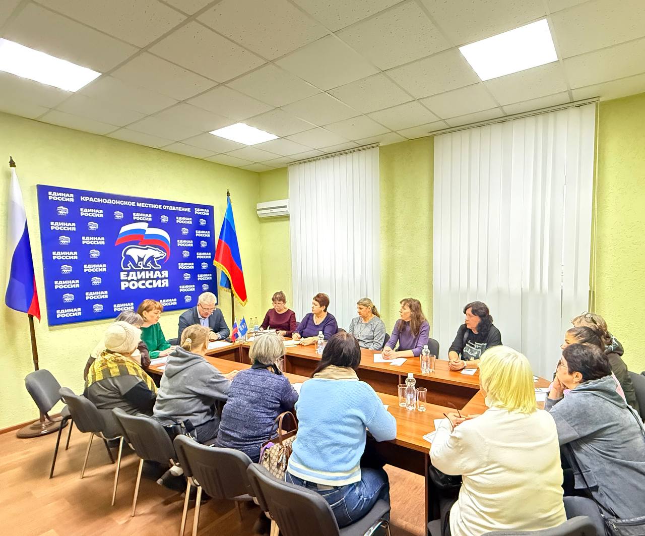 Сергей Козенко: В соответствии с установленным графиком, сегодня в городе Молодогвардейске провел встречу с членами семей погибших участников специальной военной операции