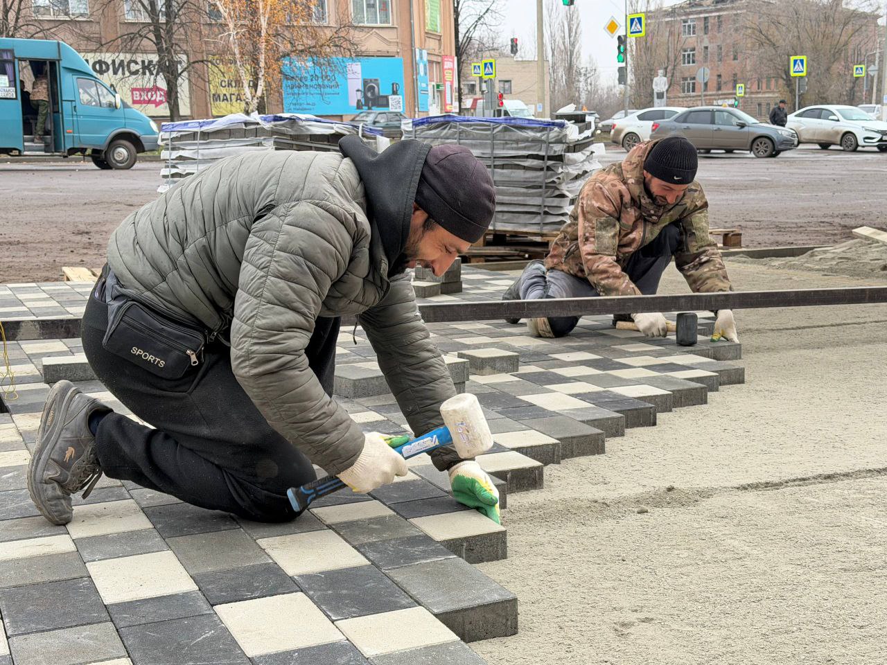 Сергей Колягин: Продолжаем работы по благоустройству территории «Манежа» в городе Первомайске Сергей Колягин: Продолжаем работы по благоустройству территории «Манежа» в городе Первомайске