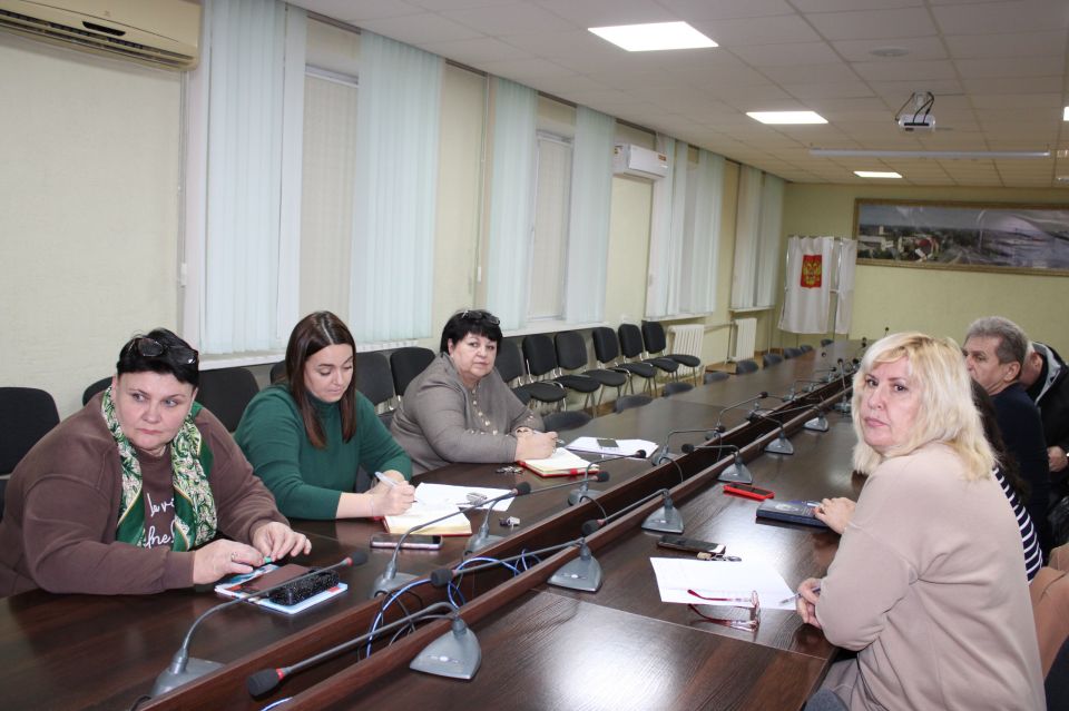 Встреча с предпринимателями: Строим будущее Ровеньков вместе! Встреча с предпринимателями: Строим будущее Ровеньков вместе!