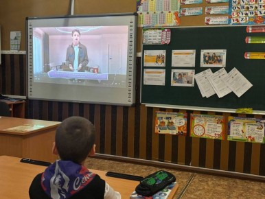 Сегодня в "Станично-Луганской средней школе имени Грекова П.М." прошел урок "Разговоры о важном", посвященный теме разрешения конфликтов и преодоления трудностей