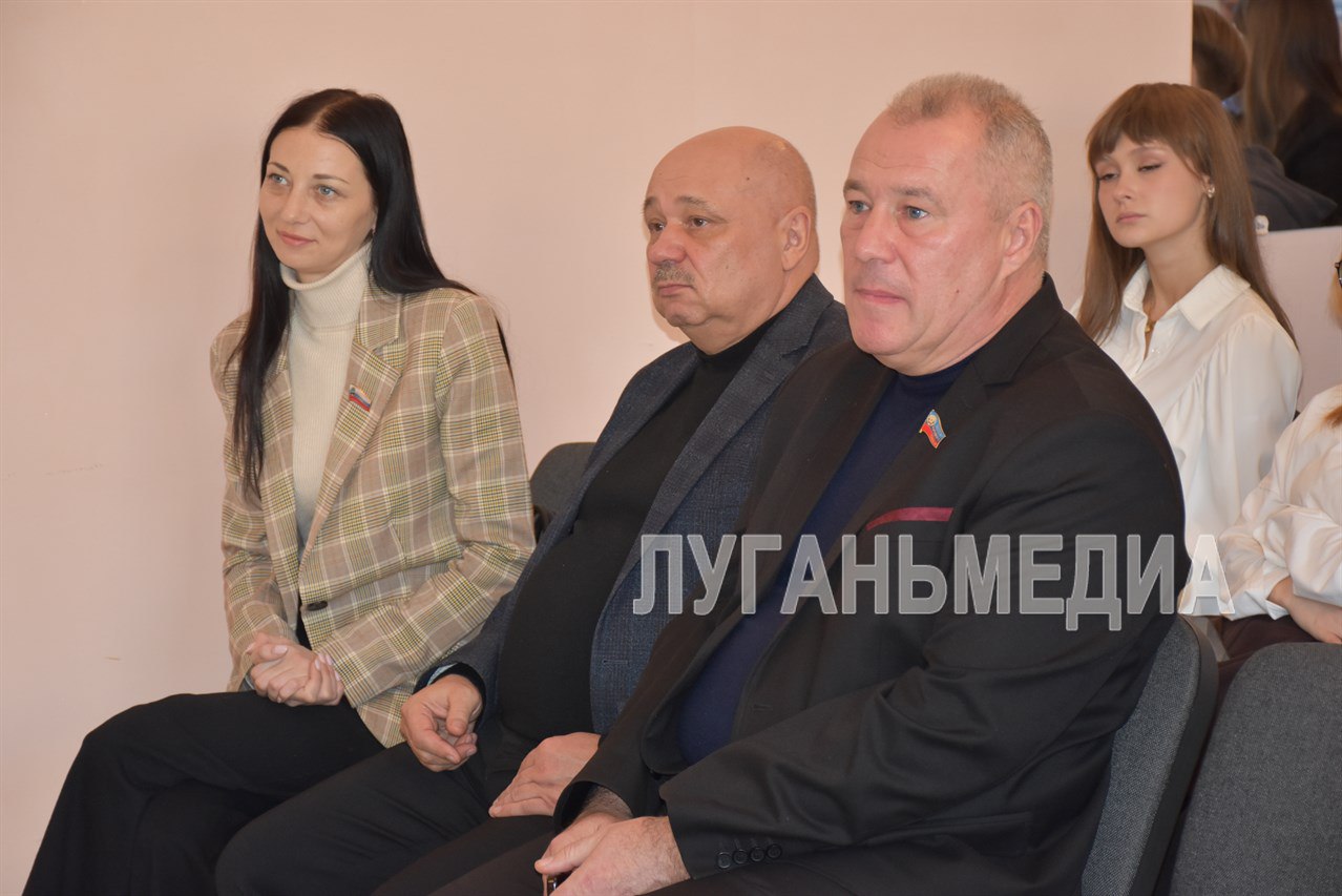 Проект «Проекты памяти – за будущее вместе» начал свою реализацию среди молодежи города Кировска Проект «Проекты памяти – за будущее вместе» начал свою реализацию среди молодежи города Кировска