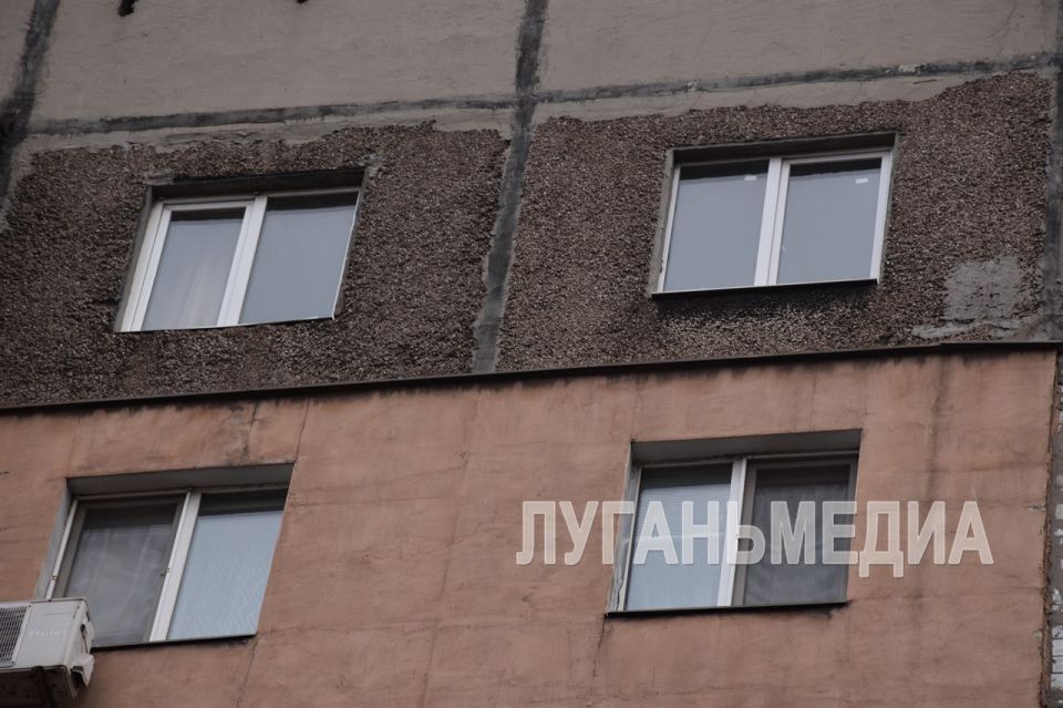 В Алчевске продолжается работа по ликвидации последствий взрыва в жилом доме по улице Гмыри В Алчевске продолжается работа по ликвидации последствий взрыва в жилом доме по улице Гмыри