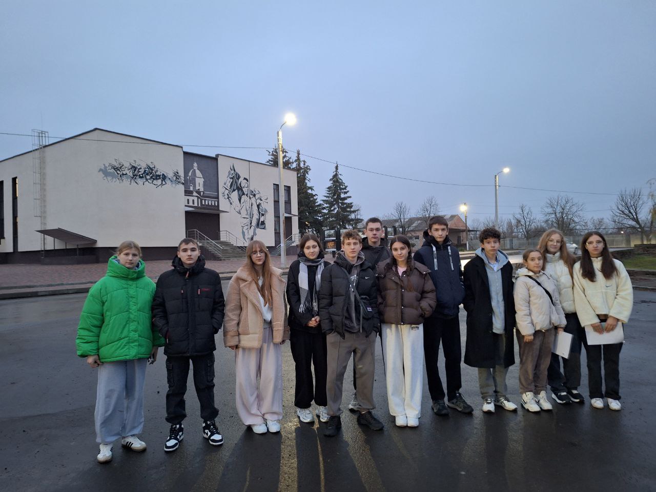 Группа ребят из Беловодского, Меловского и Станично-Луганского районов отправилась в Севастополь, чтобы посетить Музейно-храмовый комплекс "Новый Херсонес" Группа ребят из Беловодского, Меловского и Станично-Луганского районов отправилась в Севастополь, чтобы посетить Музейно-храмовый комплекс "Новый Херсонес"