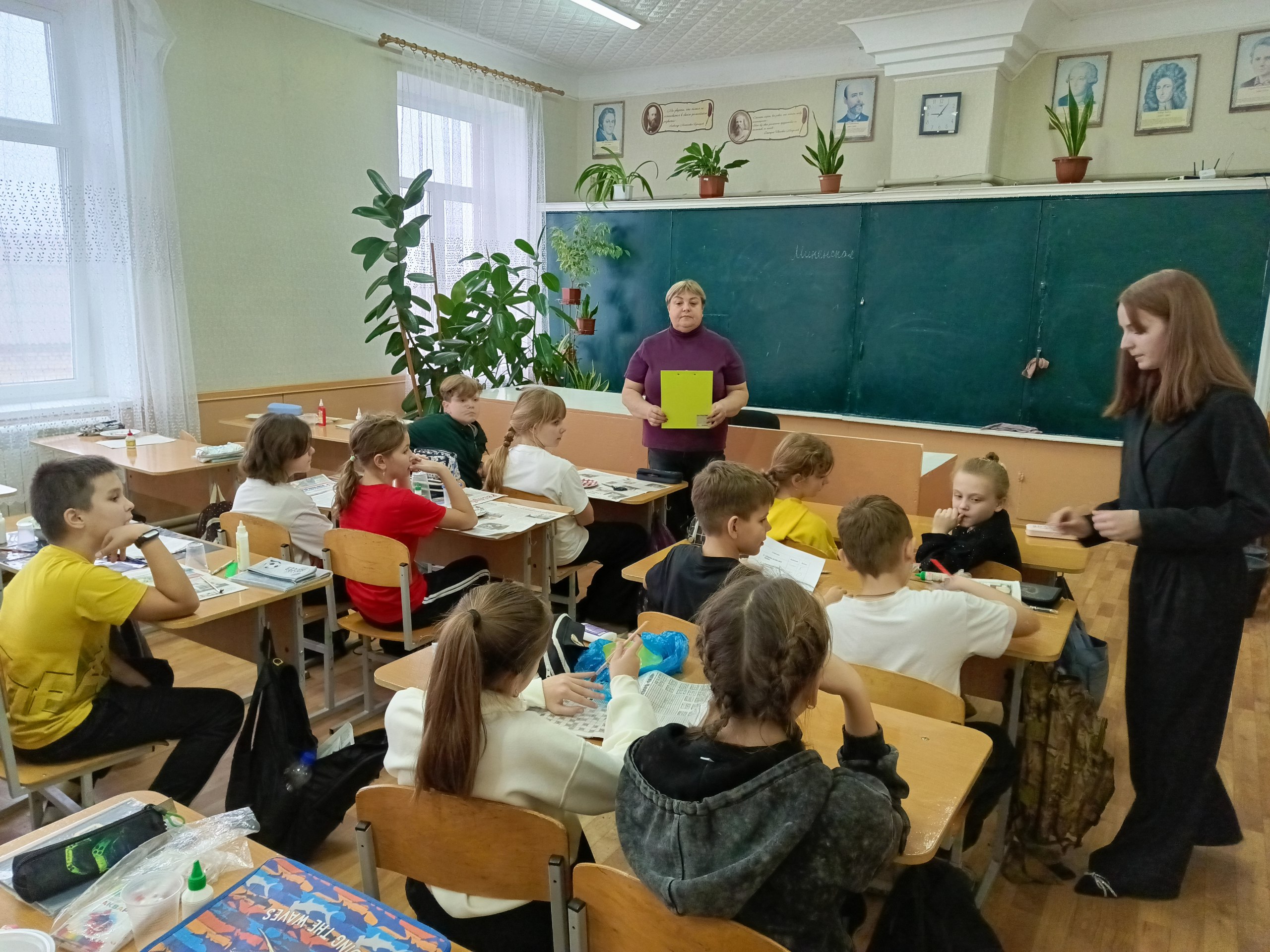 В рамках месячника правовых знаний, сотрудники Дома культуры им. Ленина пгт Новодарьевка провели правовой квест «Защити свои права», для обучающихся Новодарьевской школы им. В.Д. Луганского» В рамках месячника правовых знаний, сотрудники Дома культуры им. Ленина пгт Новодарьевка провели правовой квест «Защити свои права», для обучающихся Новодарьевской школы им. В.Д. Луганского»