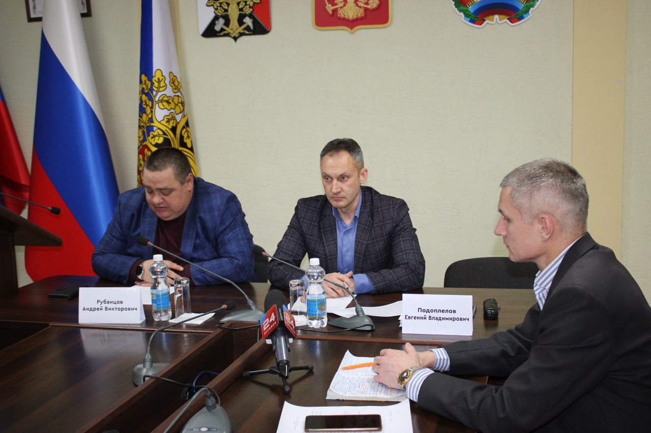 Андрей Рубанцов: Сегодня принял участие в публичных слушаниях под председательством Евгения Подоплелова, председателя Совета городского округа, по проекту внесения изменений в Правила благоустройства городского округа Андрей Рубанцов: Сегодня принял участие в публичных слушаниях под председательством Евгения Подоплелова, председателя Совета городского округа, по проекту внесения изменений в Правила благоустройства городского округа