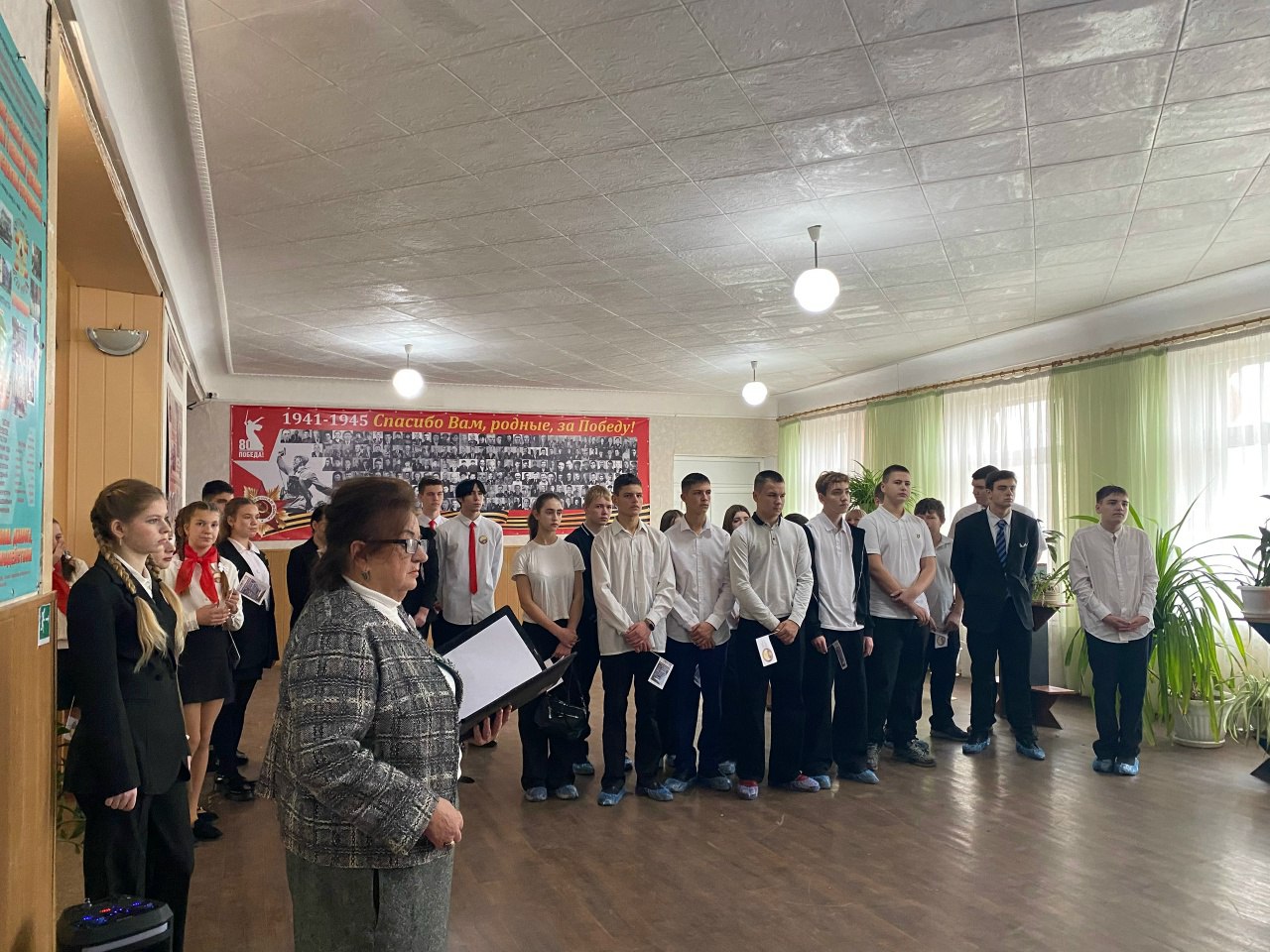 Лутугинская школа приняла гостей в рамках «Луганской кругосветки» Лутугинская школа приняла гостей в рамках «Луганской кругосветки»