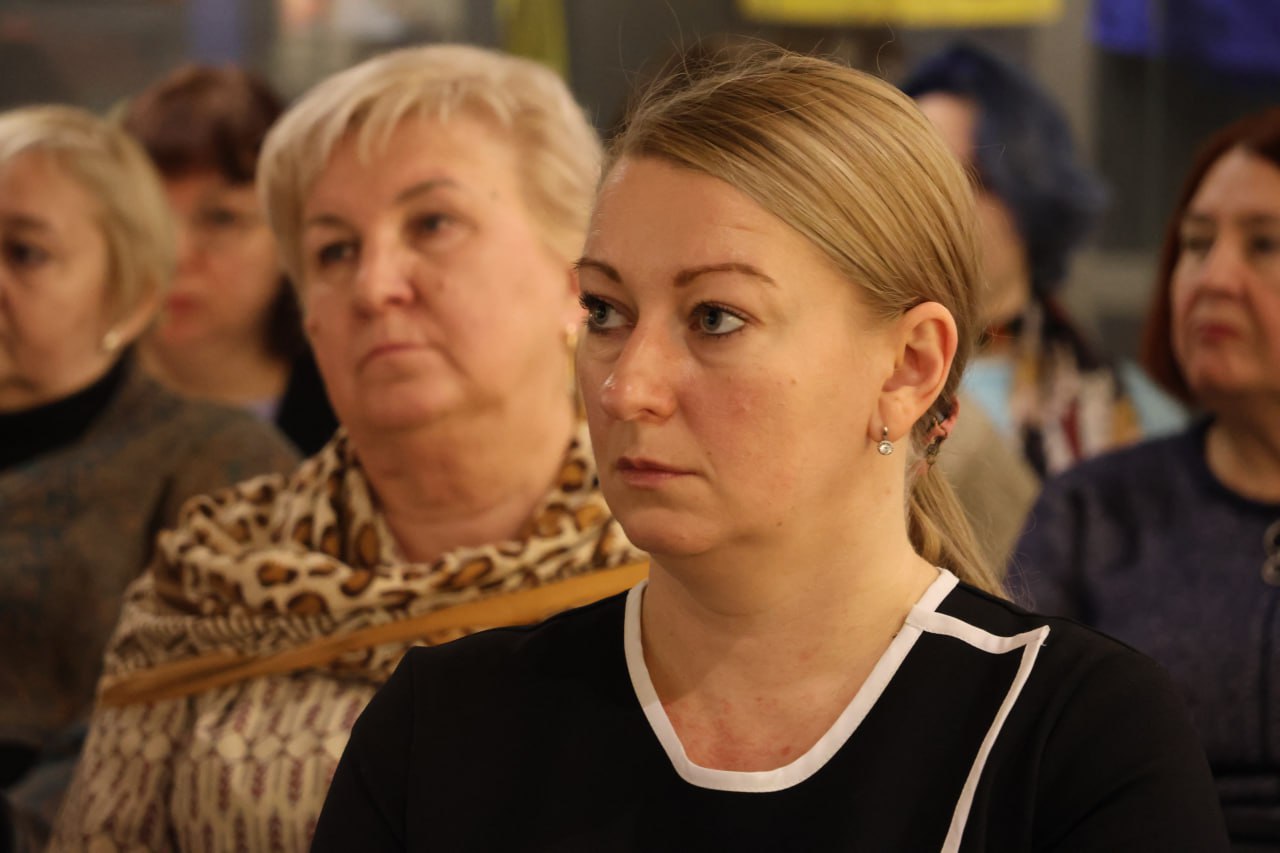 В стенах Луганского краеведческого музея прошла встреча с начальником отдела музеев Министерства культуры Российской Федерации Галиной Новиковой В стенах Луганского краеведческого музея прошла встреча с начальником отдела музеев Министерства культуры Российской Федерации Галиной Новиковой