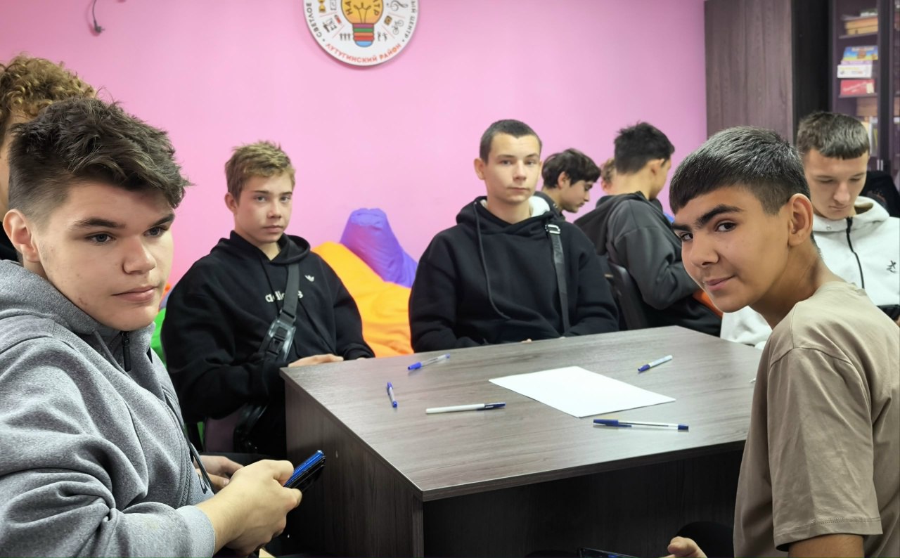 Юбилейный Большой этнографический диктант прошел для студентов Лутугинского колледжа Юбилейный Большой этнографический диктант прошел для студентов Лутугинского колледжа