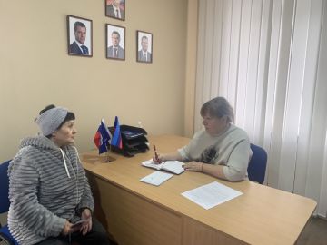 Депутаты от "Единой России" проводят приемы граждан в местной общественной приемной