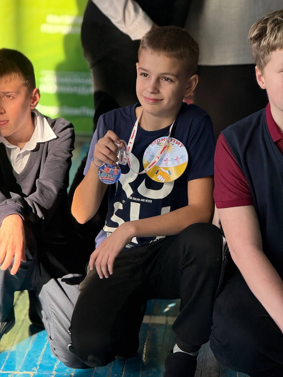 Праздник спорта и единства прошел в Лутугинской средней школе №1 Праздник спорта и единства прошел в Лутугинской средней школе №1