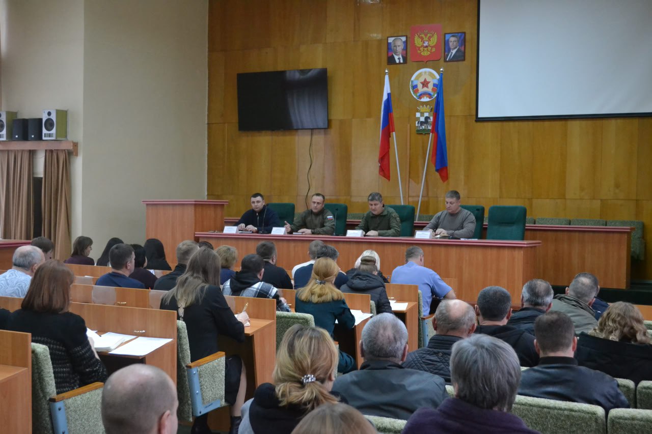 Сегодня, под председательством Главы Старобельского муниципального округа Владимира Чернева состоялось еженедельное расширенное совещание с руководителями структурных подразделений Администрации и представителями...