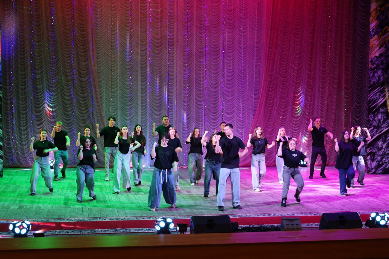 В Стаханове прошла шоу-программа «Актив поколения», приуроченная к Международному дню студента