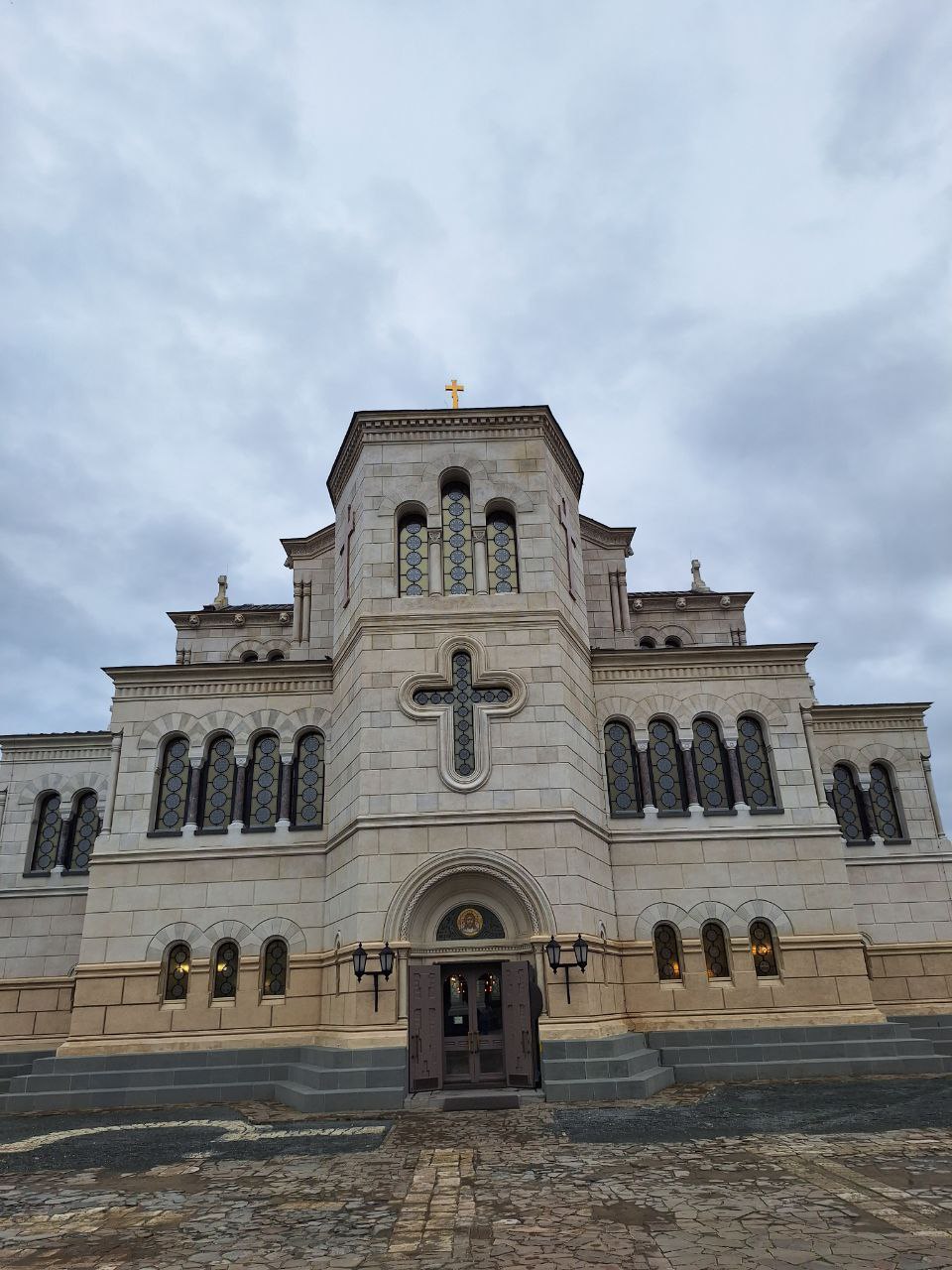Группа ребят из Беловодского, Меловского и Станично-Луганского районов отправилась в Севастополь, чтобы посетить Музейно-храмовый комплекс "Новый Херсонес" Группа ребят из Беловодского, Меловского и Станично-Луганского районов отправилась в Севастополь, чтобы посетить Музейно-храмовый комплекс "Новый Херсонес"