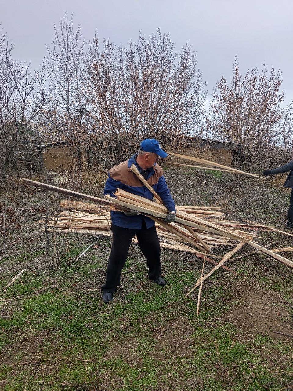 В ноябре текущего года жителям поселка Семейкино, оказавшимся в сложной жизненной ситуации, была оказана адресная гуманитарная помощь