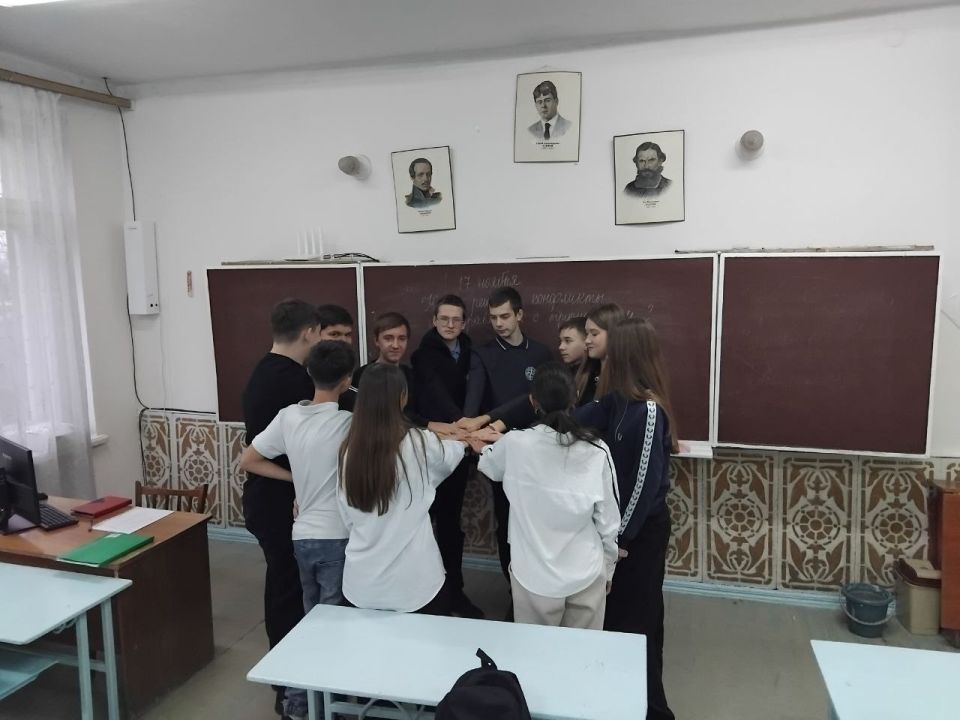 В Лутугинском муниципальном округе прошли очередные «Разговоры о важном» В Лутугинском муниципальном округе прошли очередные «Разговоры о важном»