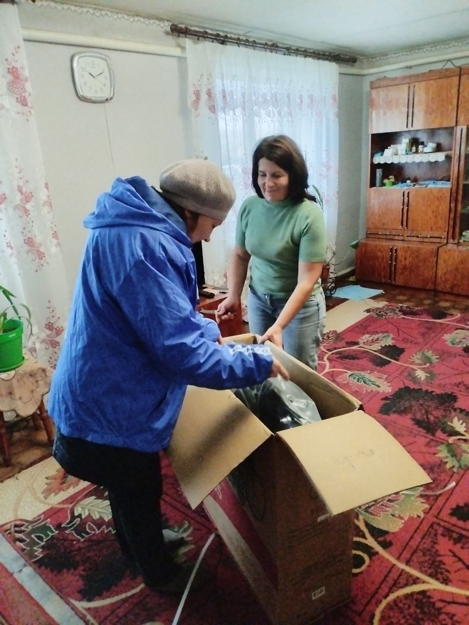 «Забота о каждом нуждающемся»: в Приволье вручили кресло-коляску жительнице поселка «Забота о каждом нуждающемся»: в Приволье вручили кресло-коляску жительнице поселка