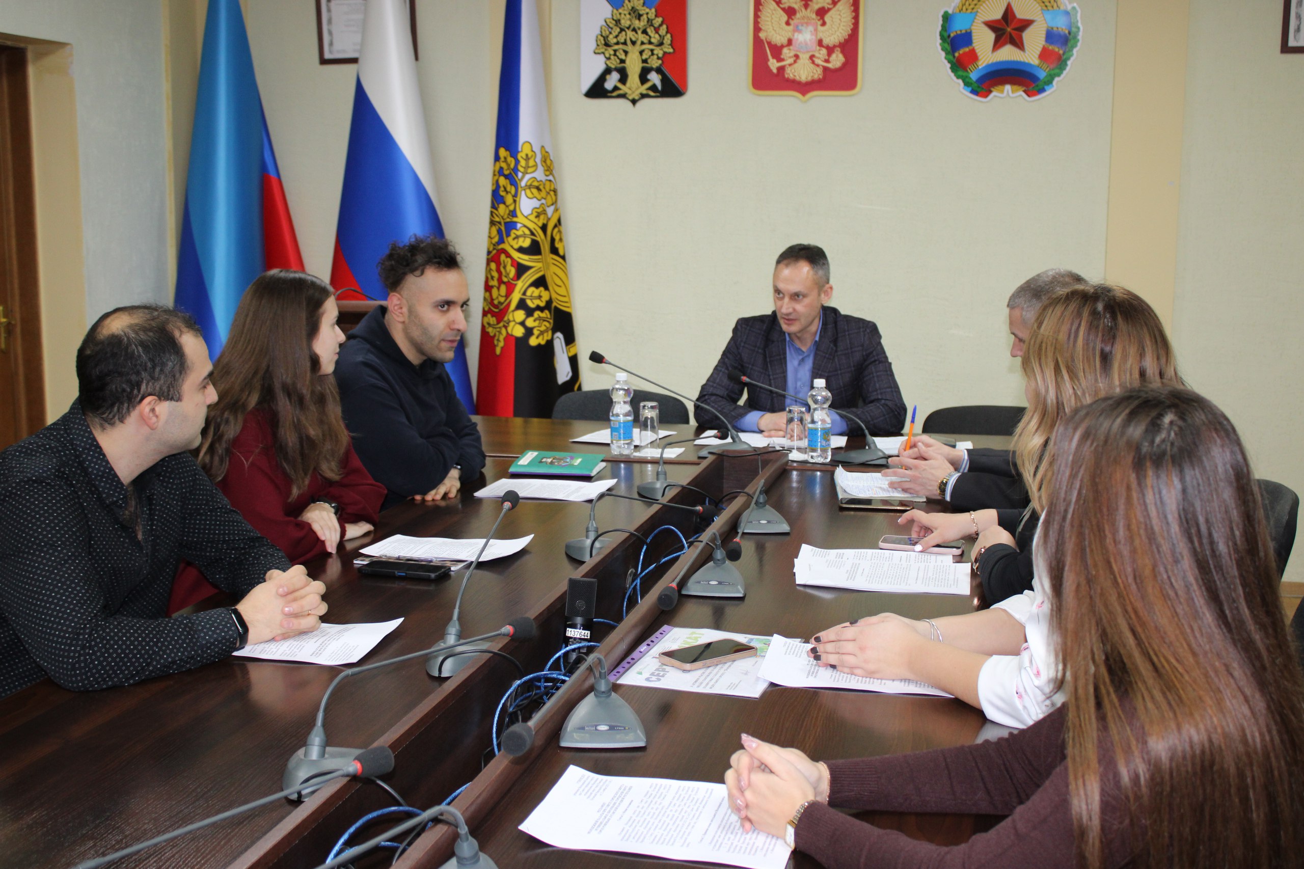 Молодежная палата Ровеньков: Новое руководство и четкие правила для эффективной работы!