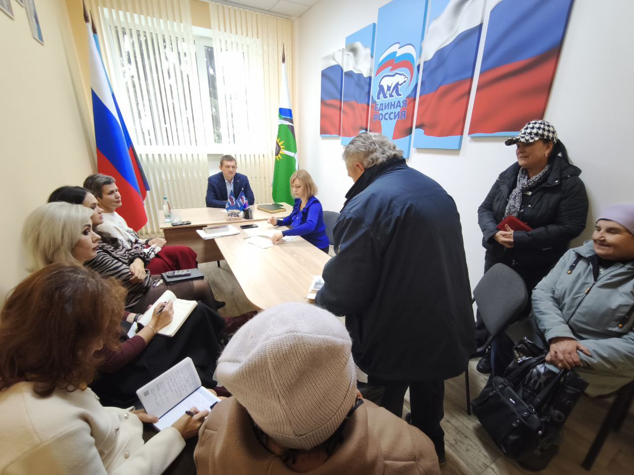 Евгений Морозов: Рабочую неделю начал с личного приема граждан Евгений Морозов: Рабочую неделю начал с личного приема граждан