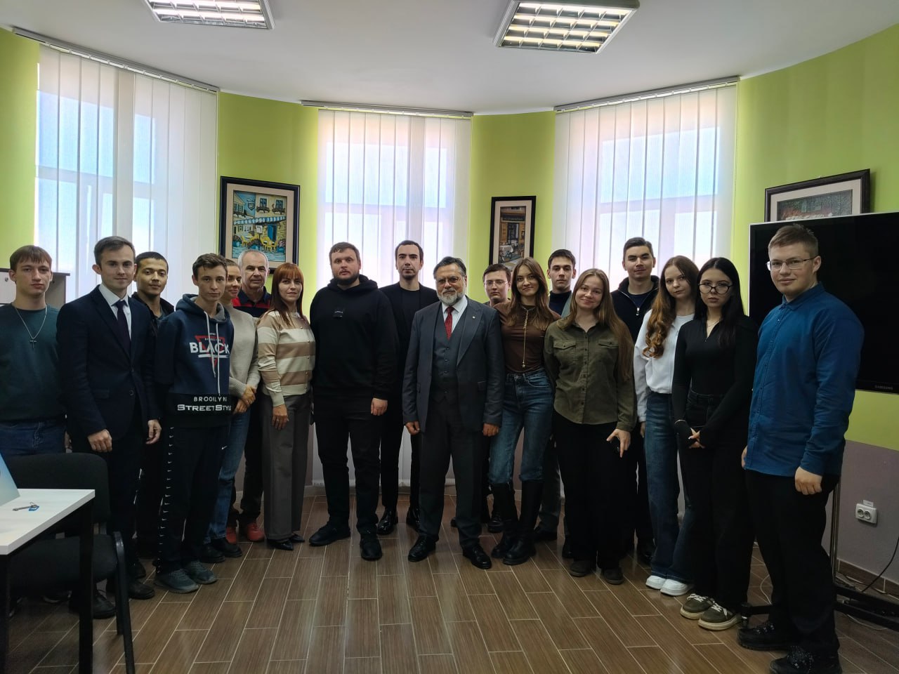 Лексус и Вован: встреча в ЛГПУ Лексус и Вован: встреча в ЛГПУ