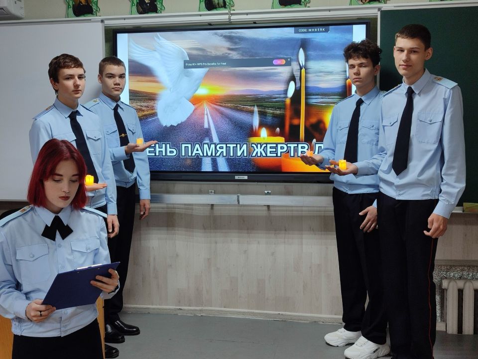Отряд юных инспекторов движения "Скорость" из Ровеньковской школы №3 продолжает свою благородную миссию – делать дороги безопаснее! Отряд юных инспекторов движения "Скорость" из Ровеньковской школы №3 продолжает свою благородную миссию – делать дороги безопаснее!