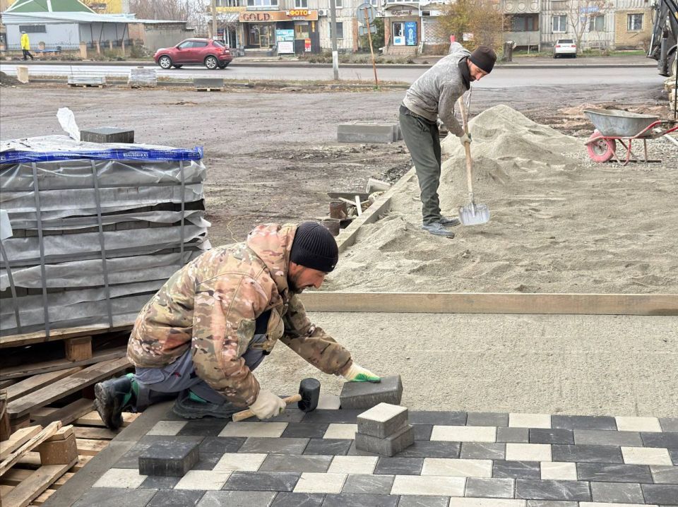Сергей Колягин: Продолжаем работы по благоустройству территории «Манежа» в городе Первомайске Сергей Колягин: Продолжаем работы по благоустройству территории «Манежа» в городе Первомайске