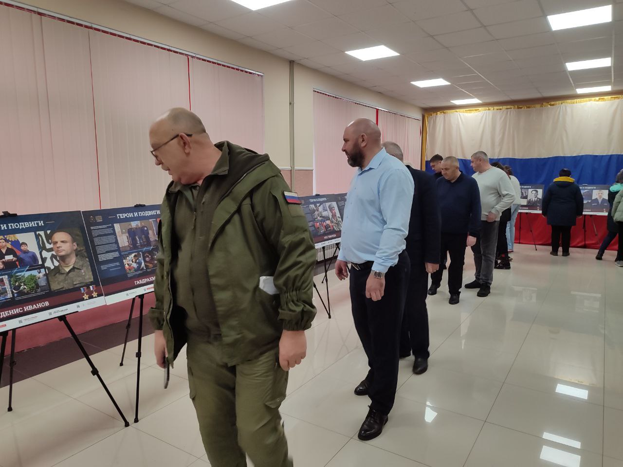 Вячеслав Третьяков: В Кременском МО состоялась выставка под названием "Герои и подвиги: наши земляки - Герои России" Вячеслав Третьяков: В Кременском МО состоялась выставка под названием "Герои и подвиги: наши земляки - Герои России"