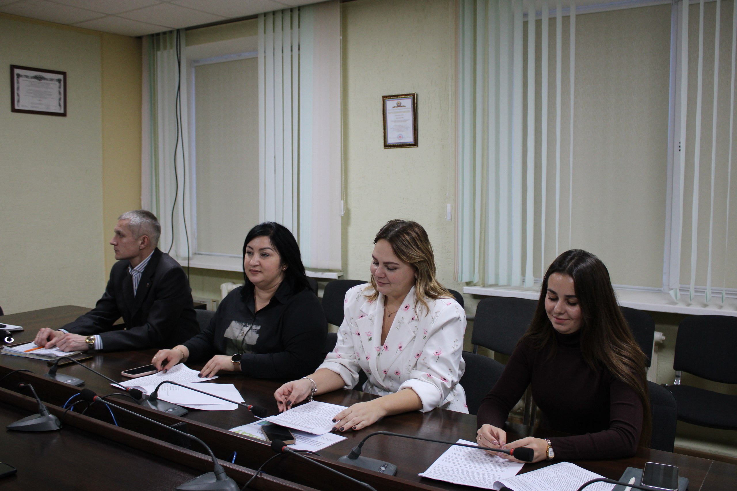 Молодежная палата Ровеньков: Новое руководство и четкие правила для эффективной работы! Молодежная палата Ровеньков: Новое руководство и четкие правила для эффективной работы!