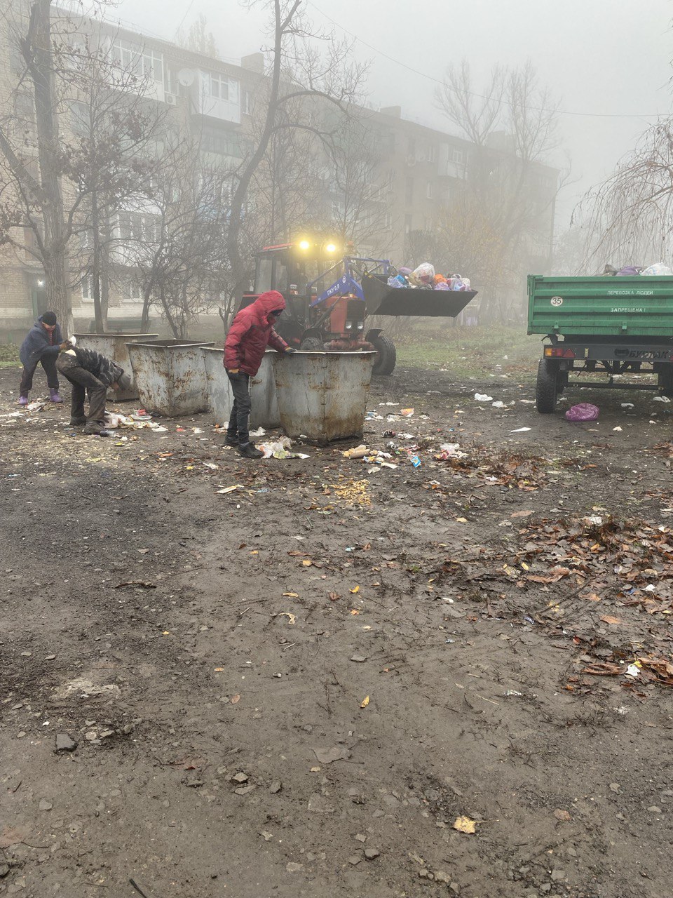 Чистота и порядок на улицах Ясеновского: МУП "Престиж" работает для вас! Чистота и порядок на улицах Ясеновского: МУП "Престиж" работает для вас!